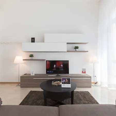 Hemeras Boutique Homes - Design Near Duomo Cathedral شقة