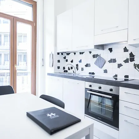 Hemeras Boutique Homes - Design Near Duomo Cathedral شقة ميلان