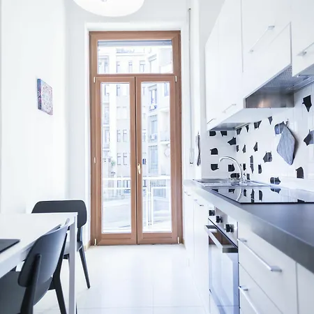 Hemeras Boutique Homes - Design Near Duomo Cathedral شقة